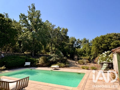/international/fr/la-garde-freinet-provence-alpes-cote-d-azur-310109147957/