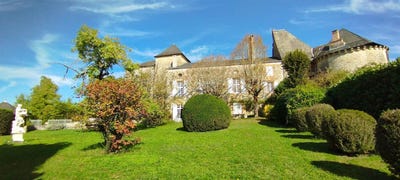 /international/fr/hautefort-aquitaine-310106332236/