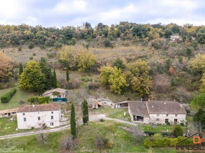 /international/fr/hautefage-la-tour-aquitaine-310104324699/