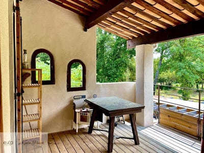 /international/fr/pierrevert-provence-alpes-cote-d-azur-310106243458/