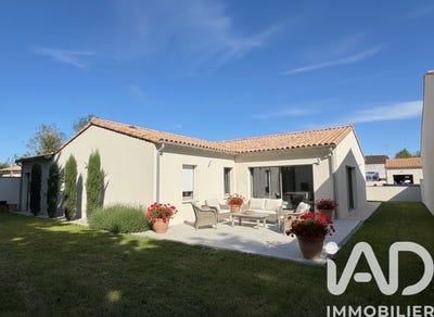 /international/fr/coulon-charente-310108002389/