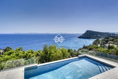 /international/fr/rayol-canadel-sur-mer-provence-alpes-cote-d-azur-310100604274/