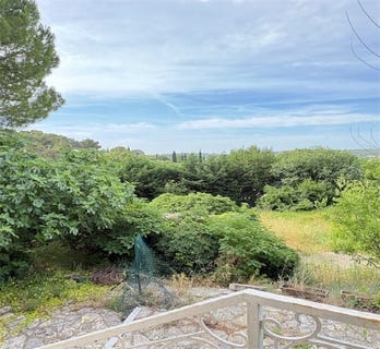 /international/fr/nages-et-solorgues-languedoc-roussillon-310108649653/