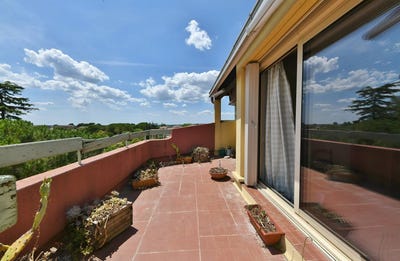 /international/fr/uzes-languedoc-roussillon-310119395964/