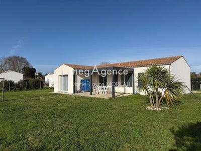 /international/fr/le-grand-village-plage-charente-310103730738/