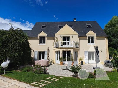 /international/fr/pierrefonds-picardie-310108673669/?lang=th