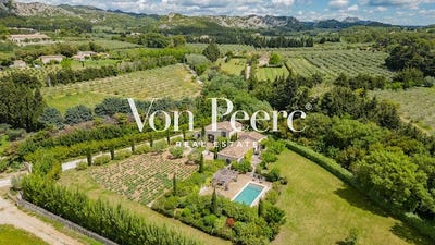 /international/fr/maussane-les-alpilles-provence-alpes-cote-d-azur-310108809289/
