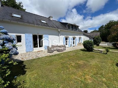 /international/fr/chateauneuf-du-faou-brittany-310106287665/