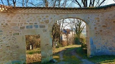 /international/fr/lissac-et-mouret-midi-pyrenees-310106997720/