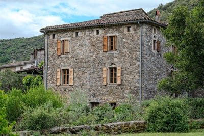 /international/fr/anduze-languedoc-roussillon-310106607107/