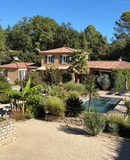 /international/fr/rochefort-du-gard-languedoc-roussillon-310110122941/