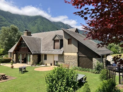 /international/fr/bagneres-de-luchon-midi-pyrenees-310100914759/?lang=en