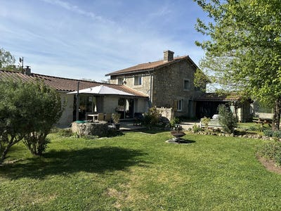 /international/fr/saint-maurice-la-clouere-charente-310107368279/