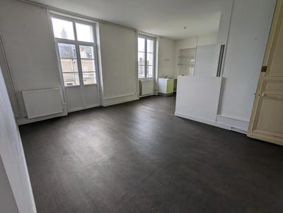 /international/fr/bourges-centre-val-de-loire-310106362319/