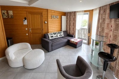 /international/fr/besse-et-saint-anastaise-auvergne-310108597136/