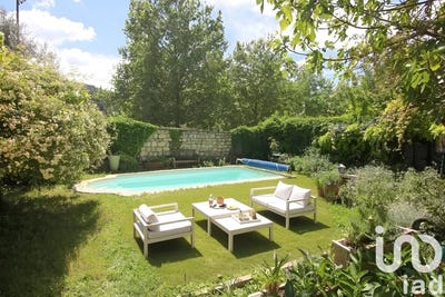 /international/fr/rougiers-provence-alpes-cote-d-azur-310099345306/