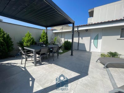 /international/fr/clermont-ferrand-auvergne-310119737118/
