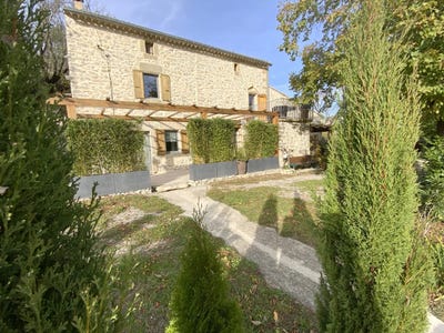 /international/fr/uzes-aquitaine-310109245774/