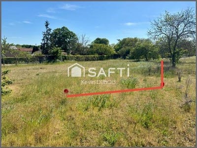 /international/fr/lencloitre-charente-310107563774/