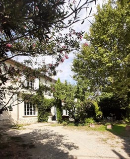 /international/fr/avignon-provence-alpes-cote-d-azur-310098891474/