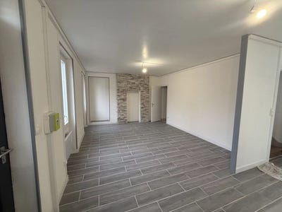 /international/fr/ainay-le-chateau-auvergne-310106612279/