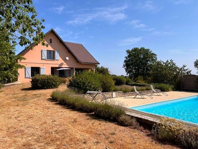 /international/fr/montaiguet-en-forez-auvergne-310109691349/