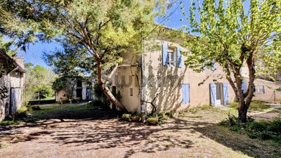 /international/fr/uzes-aquitaine-310108324230/