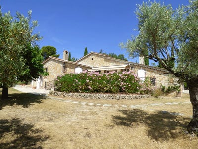 /international/fr/fayence-hh-15861345-fayence-provence-alpes-cote-d-azur-310100989734/