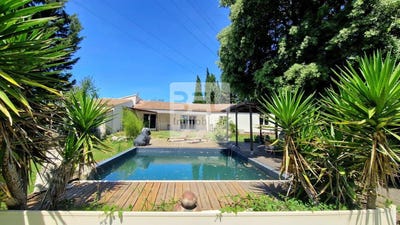/international/fr/rochefort-du-gard-languedoc-roussillon-310100660662/?lang=zh-tw