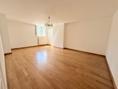 /international/fr/bourges-centre-val-de-loire-310108376293/