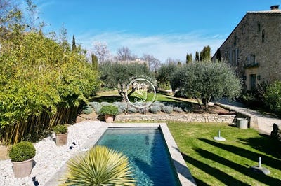 /international/fr/uzes-languedoc-roussillon-310100988401/?lang=zh-cn