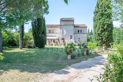 /international/fr/saint-etienne-du-gres-provence-alpes-cote-d-azur-310100793235/