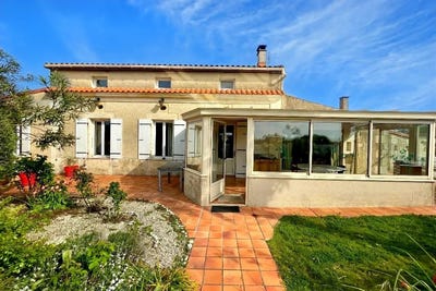 /international/fr/trizay-centre-val-de-loire-310107558922/