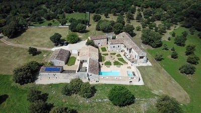 /international/fr/goudargues-languedoc-roussillon-310105833880/