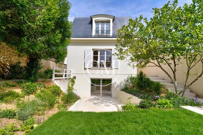 /international/fr/versailles-ile-de-france-310110094038/