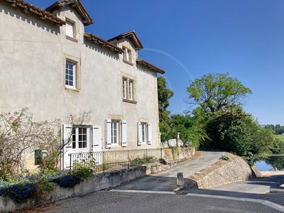 /international/fr/pessac-sur-dordogne-aquitaine-310106711377/