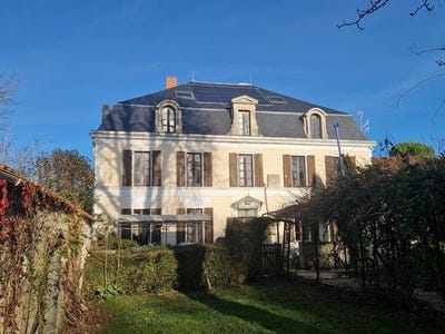 /international/fr/surgeres-charente-120096487995/