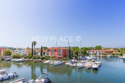 /international/fr/grimaud-provence-alpes-cote-d-azur-310107979184/
