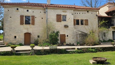 /international/fr/montcuq-midi-pyrenees-310109022976/