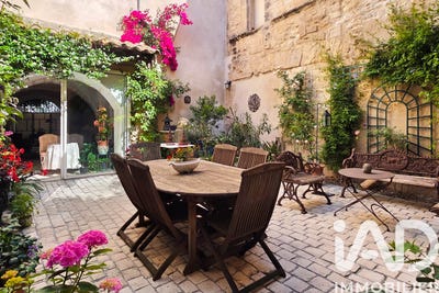 /international/fr/tarascon-provence-alpes-cote-d-azur-310108699751/