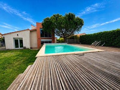 /international/fr/pont-du-chateau-auvergne-310107888335/