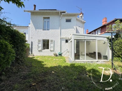 /international/fr/pau-aquitaine-310107743866/