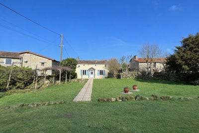 /international/fr/messe-charente-310105772704/