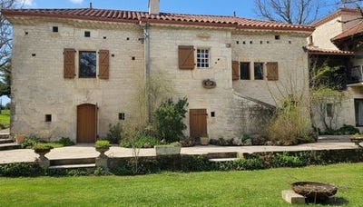 /international/fr/montcuq-midi-pyrenees-310106520339/