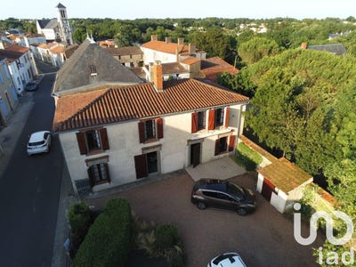 /international/fr/le-champ-saint-pere-pays-de-la-loire-310100236651/