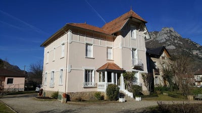 /international/fr/les-cabannes-midi-pyrenees-310108003351/