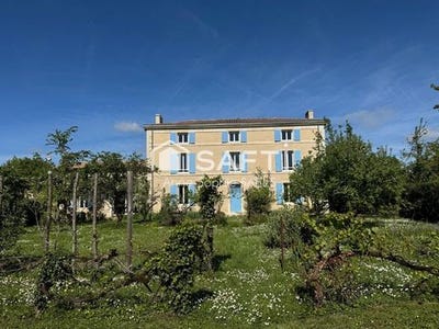 /international/fr/la-creche-charente-310107473671/?lang=id