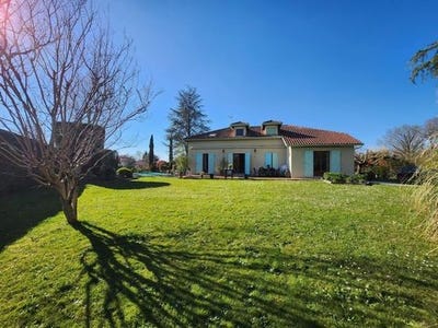 /international/fr/monguilhem-midi-pyrenees-310106996488/