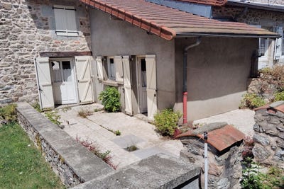 /international/fr/saint-nicolas-des-biefs-auvergne-310108596523/