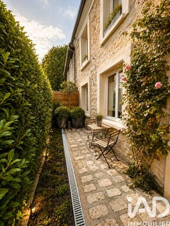 /international/fr/dammartin-en-goele-ile-de-france-310108598775/